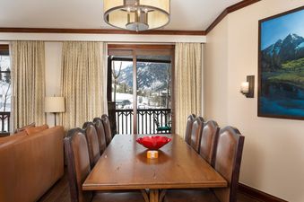 05 Ritz-Carlton Club 5