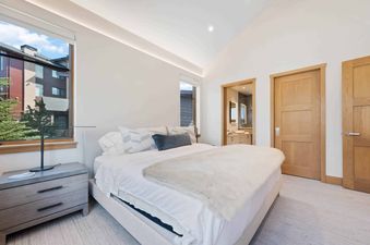 Riverfront Townhome 07