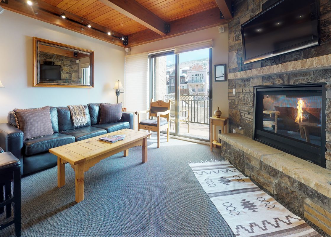 landmark209livingroom