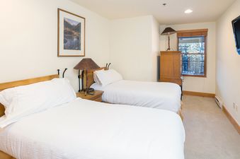 Bear Creek Lodge 109