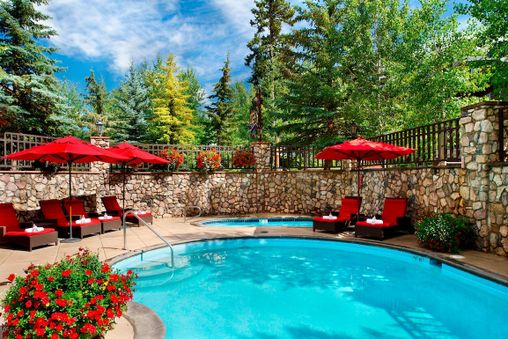 Outdoor Community Pool & Hot Tub