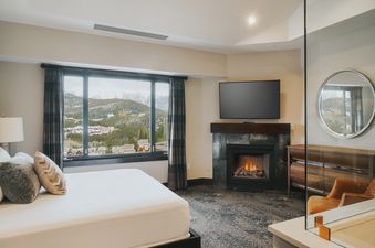 06 Summit Penthouse 1008