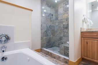 Bear Creek Lodge 309B