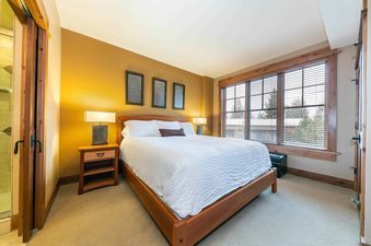 Catamount Lodge 305