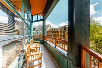 07 Balcony