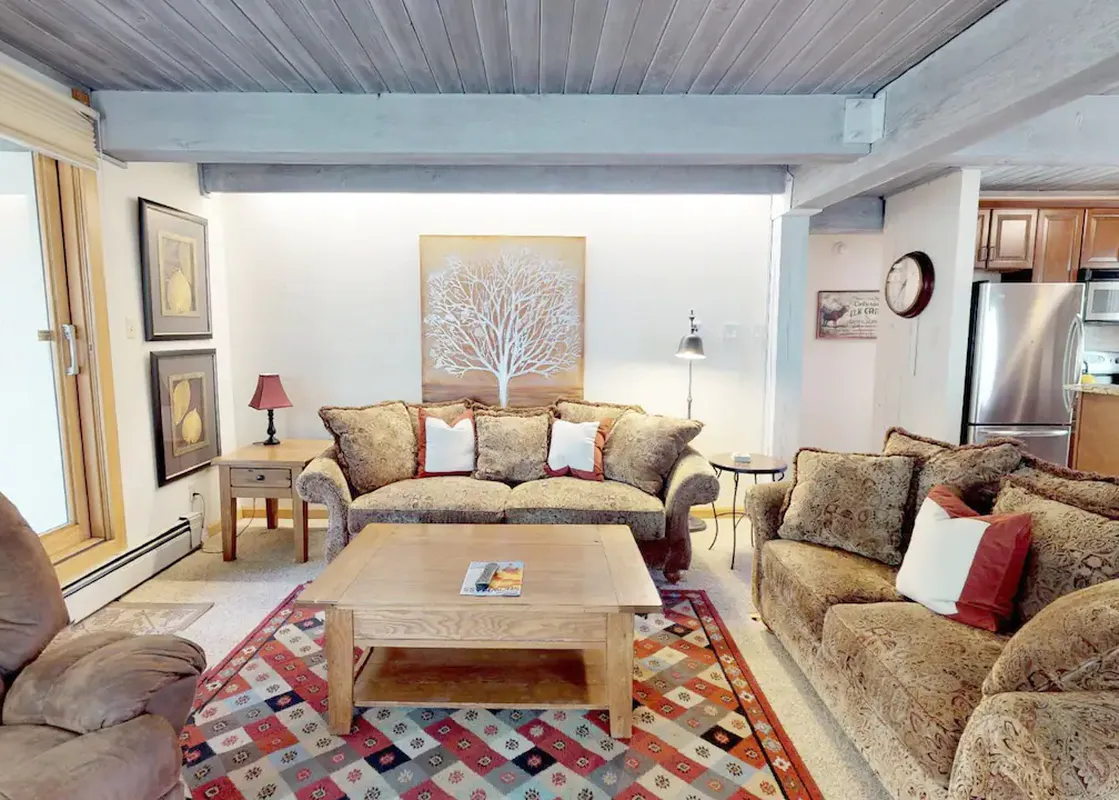 01 Three Bedroom Deluxe Living Room