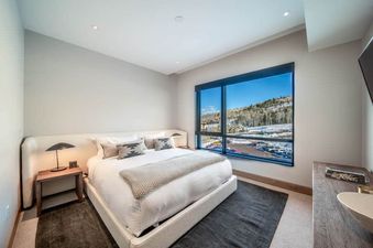 One Snowmass East 506