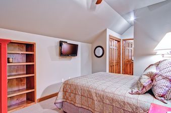120529 EastWestResorts 22-HL408 HDReal lo