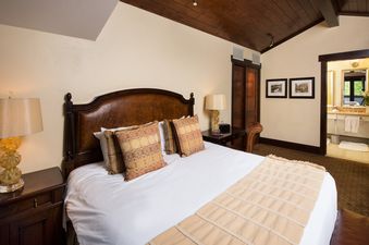 LuxuryOneBedroom_SpaSuite_4