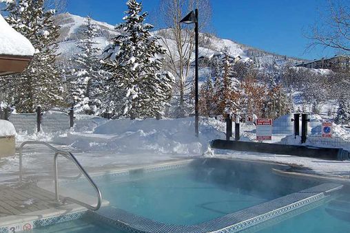 3 Hot Outdoor Tubs (open seasonally)