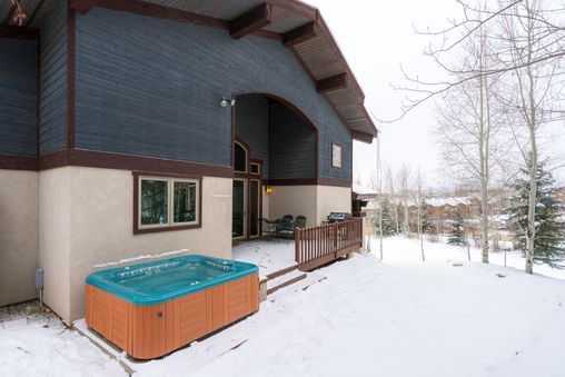 Outdoor Private Hot Tub