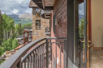 Bear Creek Lodge 305