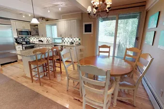 03 Dining and Kitchen