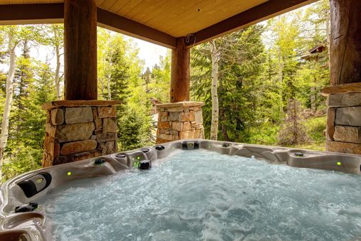 Private Outdoor Hot Tub