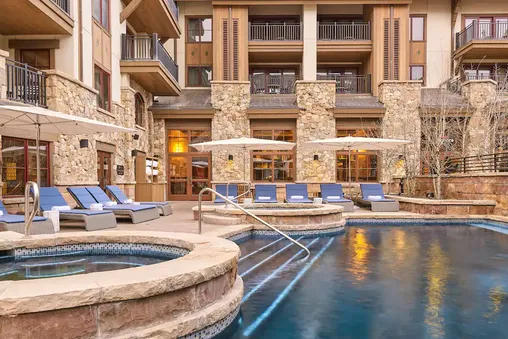 4 Outdoor Hot Tubs