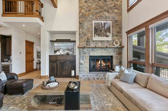 6565 Lookout Drive