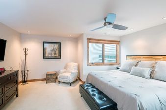 Bedroom at Telluride Lodge 538 featuring a king bed and sitting area.