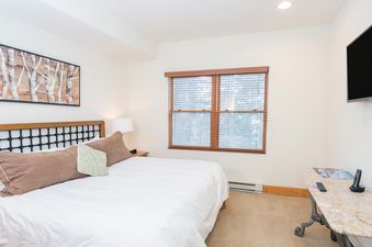 Bear Creek Lodge 203AB