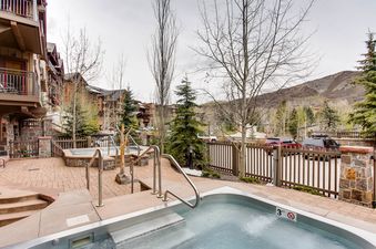 Capitol Peak Lodge 3034