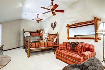29-Highlands-Westview-305-Loft-4