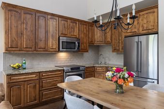 Landmark 220