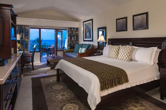 02 Greek Beachfront Terrace Suite OTK
