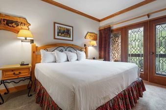 11 Bedroom