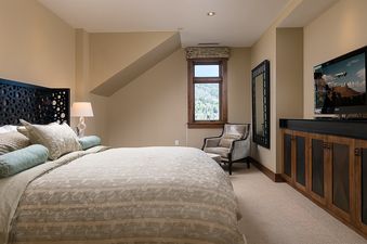 Guest bedroom in the Flat Tops Peak Penthouse One Steamboat Place 701.