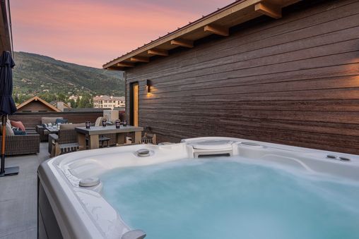 Private Hot Tub