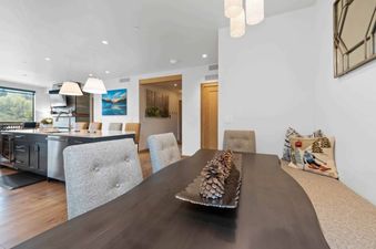 Riverfront Lodge 300