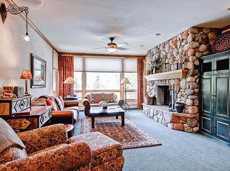 EastWestResorts HW102 Living-1