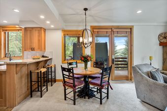 Trails End Lodge 205