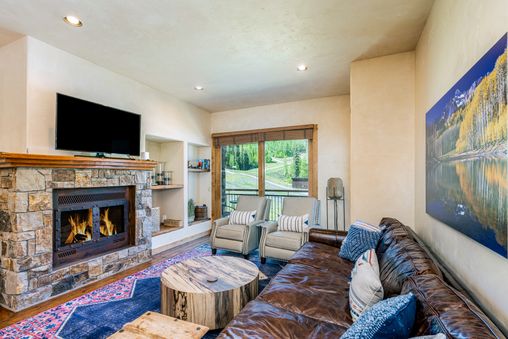 Gas fireplace