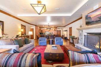 Great Bear Lodge 206