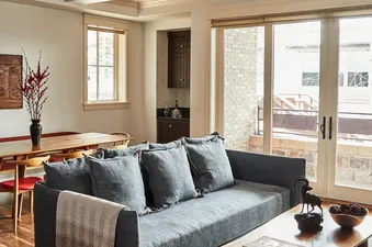 02 Slopeside Residence W103