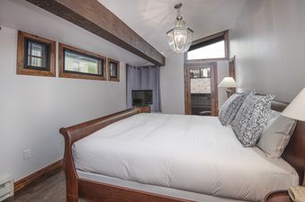 16 Bedroom