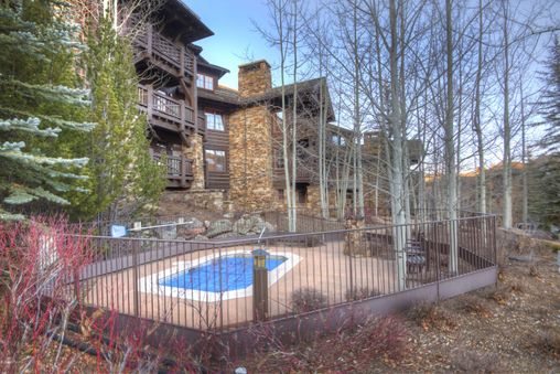 Outdoor Community Hot Tub