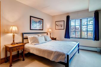 13-market-square-102-bedroom-b2