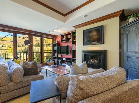 01 Living Room