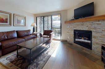 L107LivingRoom