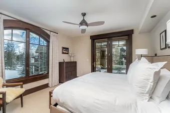 14 Elkstone Retreat
