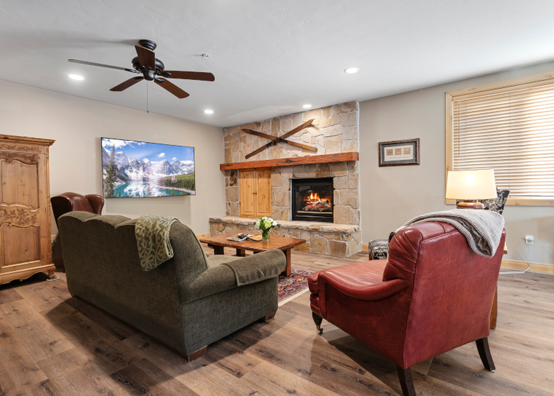 Trails End Lodge 101