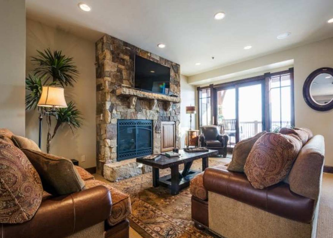 02 Living Room