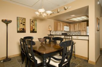 Breck vab 1br dining