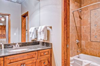 120529 EastWestResorts 24-HL408 HDReal lo