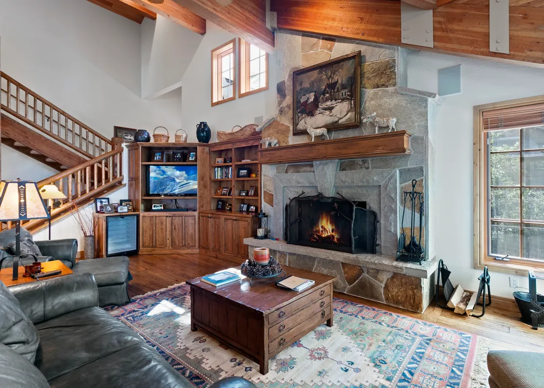01 Living Room