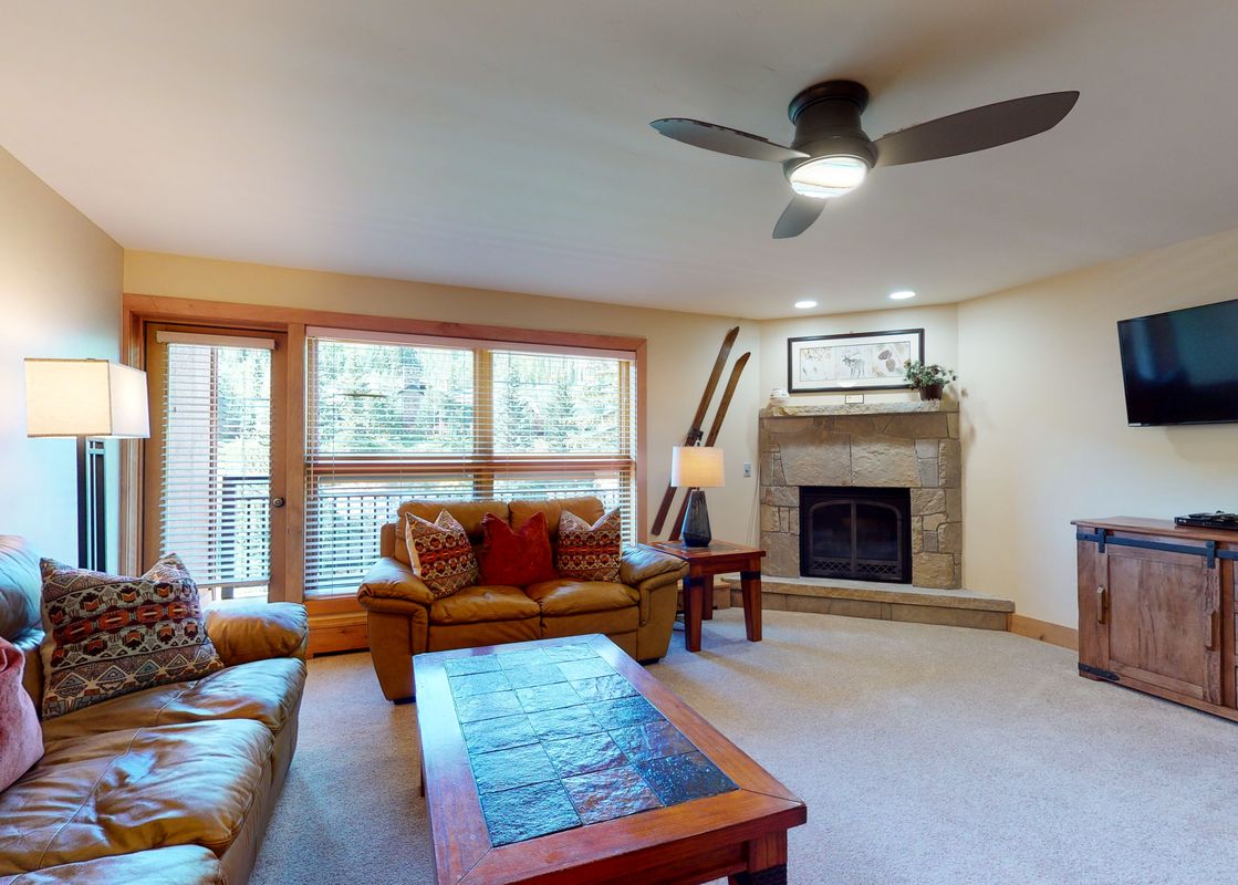 01 Living Room