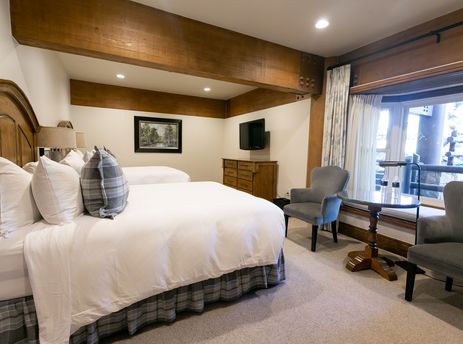 Stein Eriksen Lodge Deluxe Two Queen Room