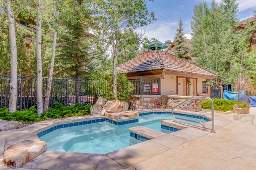 Hot tub (Shared)