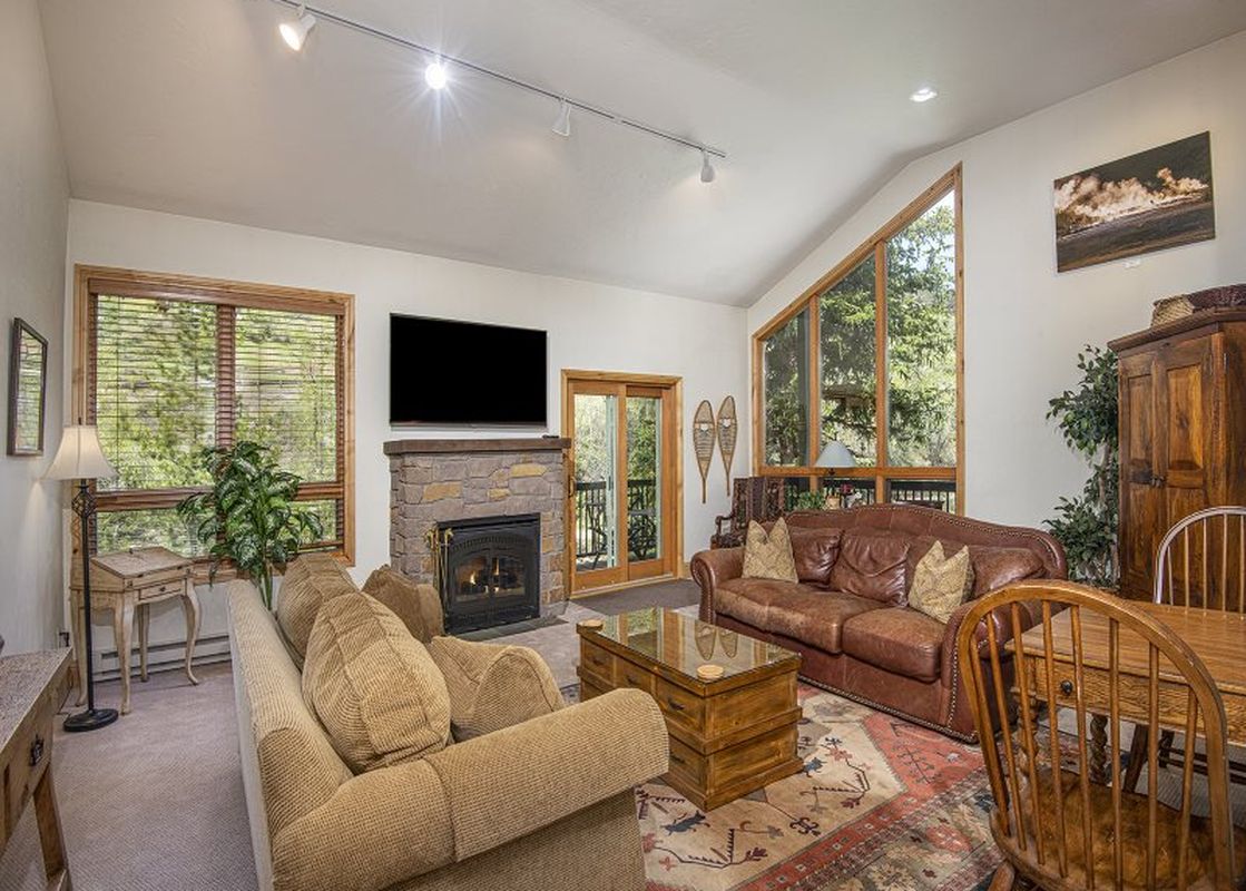 01 Living Room